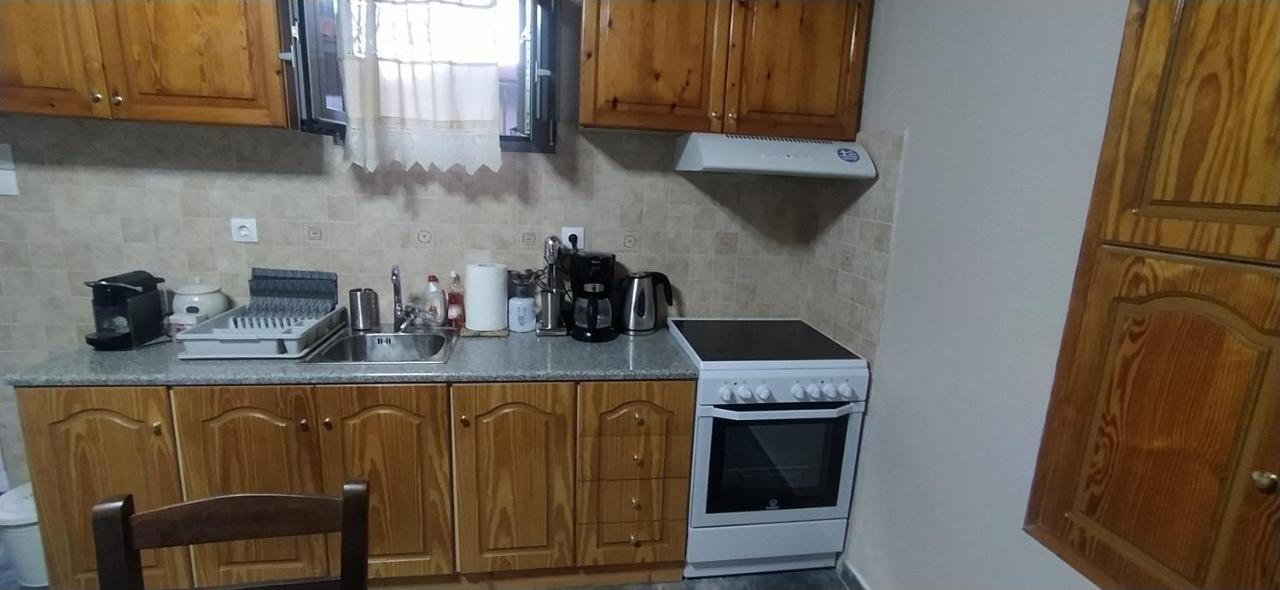 Traditional Stone House Vrisi Holiday home