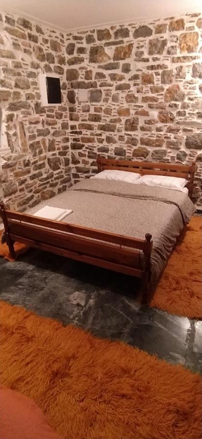 Holiday home Traditional Stone House Vrisi *